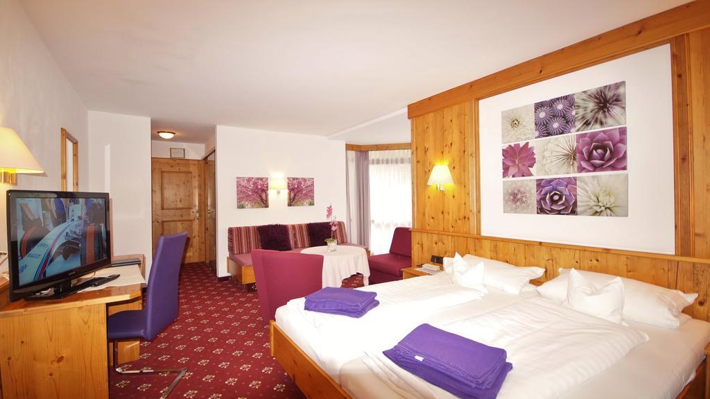 Hotel Schwarzenbergs Traube Glottertal Exterior photo