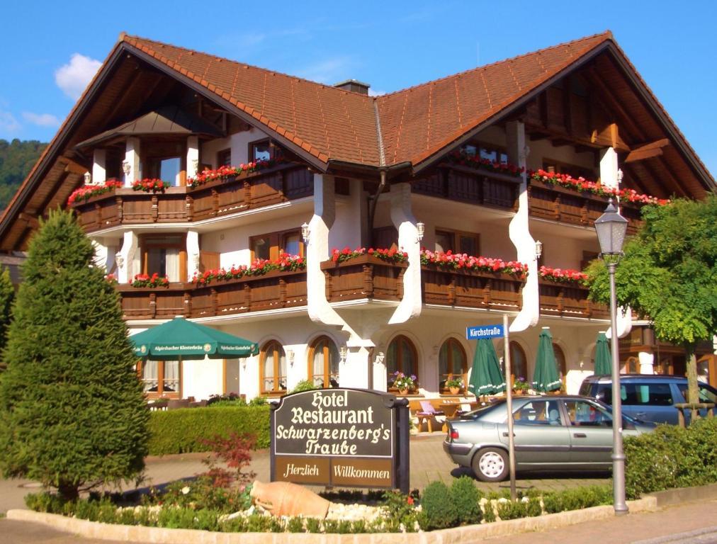 Hotel Schwarzenbergs Traube Glottertal Exterior photo